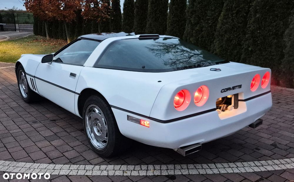 Chevrolet Corvette - 29