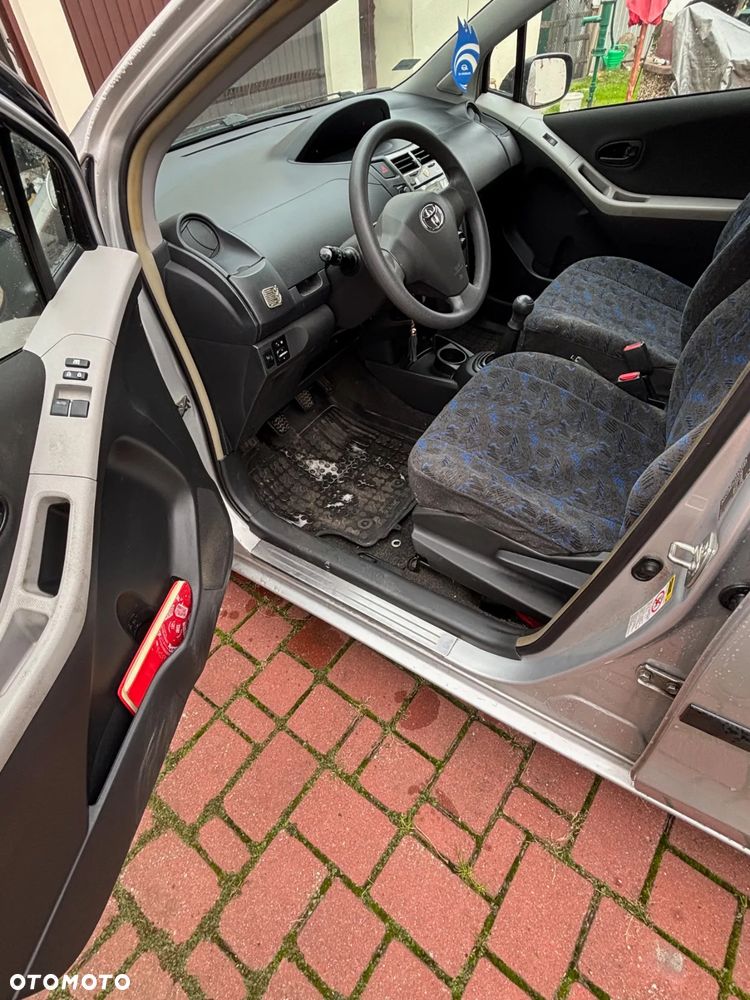 Toyota Yaris 1.0 Active - 8