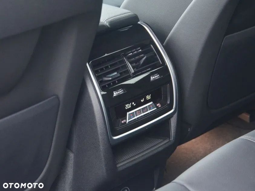 BMW X5 M50i - 13