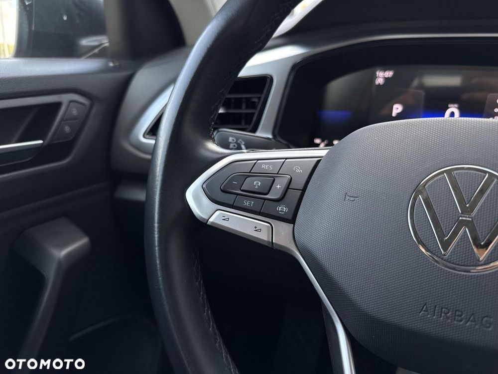 Volkswagen T-Roc - 16
