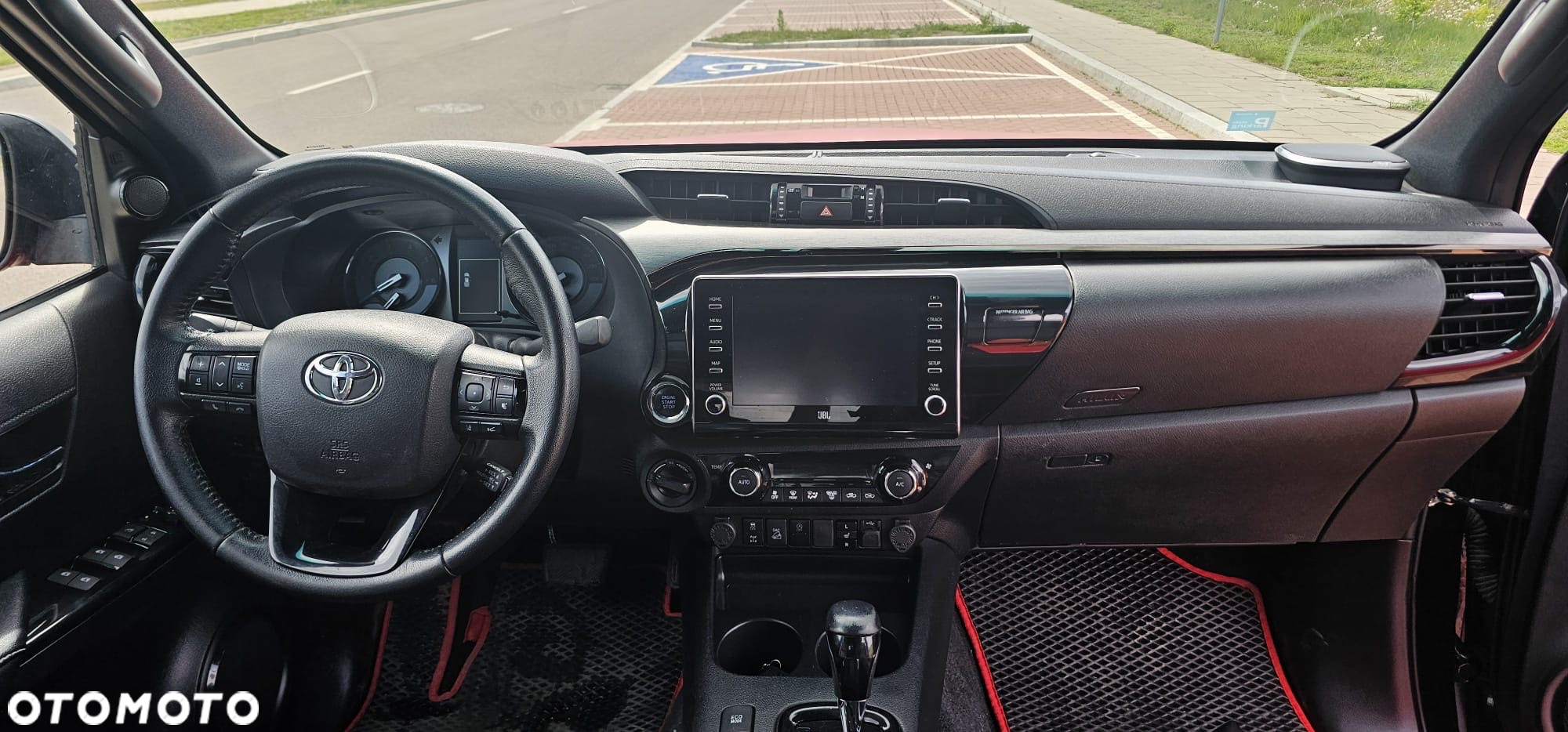 Toyota Hilux 2.8 D-4D Double Cab Invincible 4x4 - 8