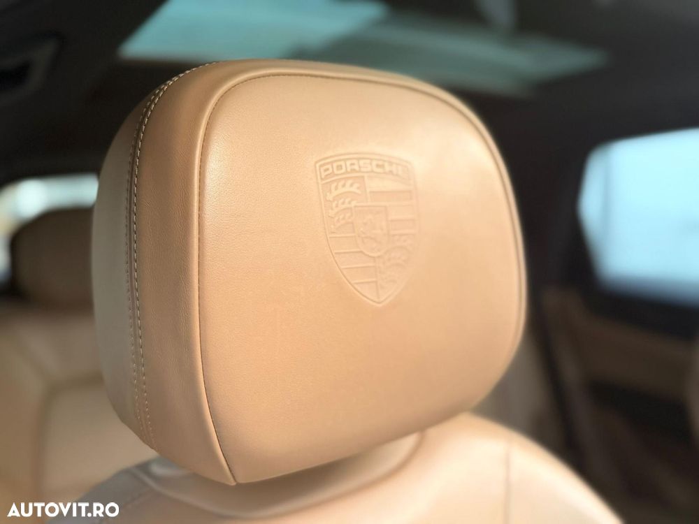 Porsche Cayenne - 25