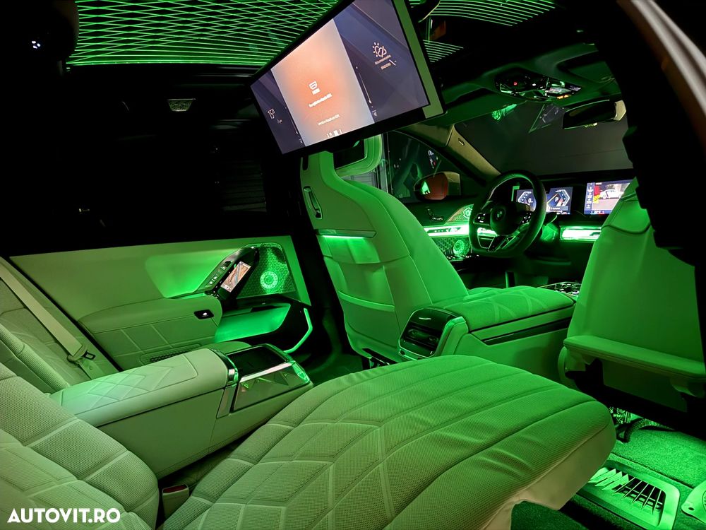 BMW Seria 7 740d xDrive MHEV - 19