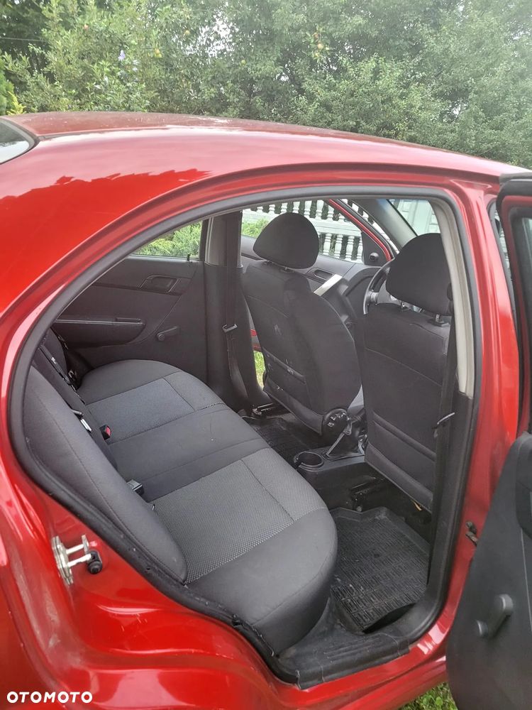 Chevrolet Aveo 1.2 16V Base - 9