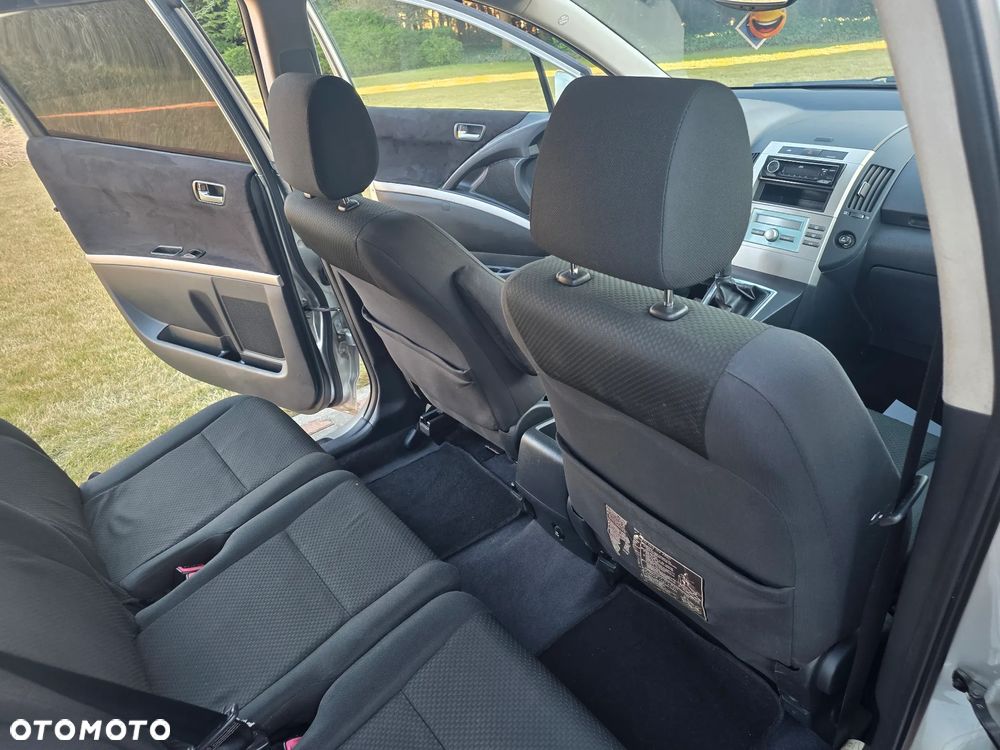 Toyota Corolla Verso - 6