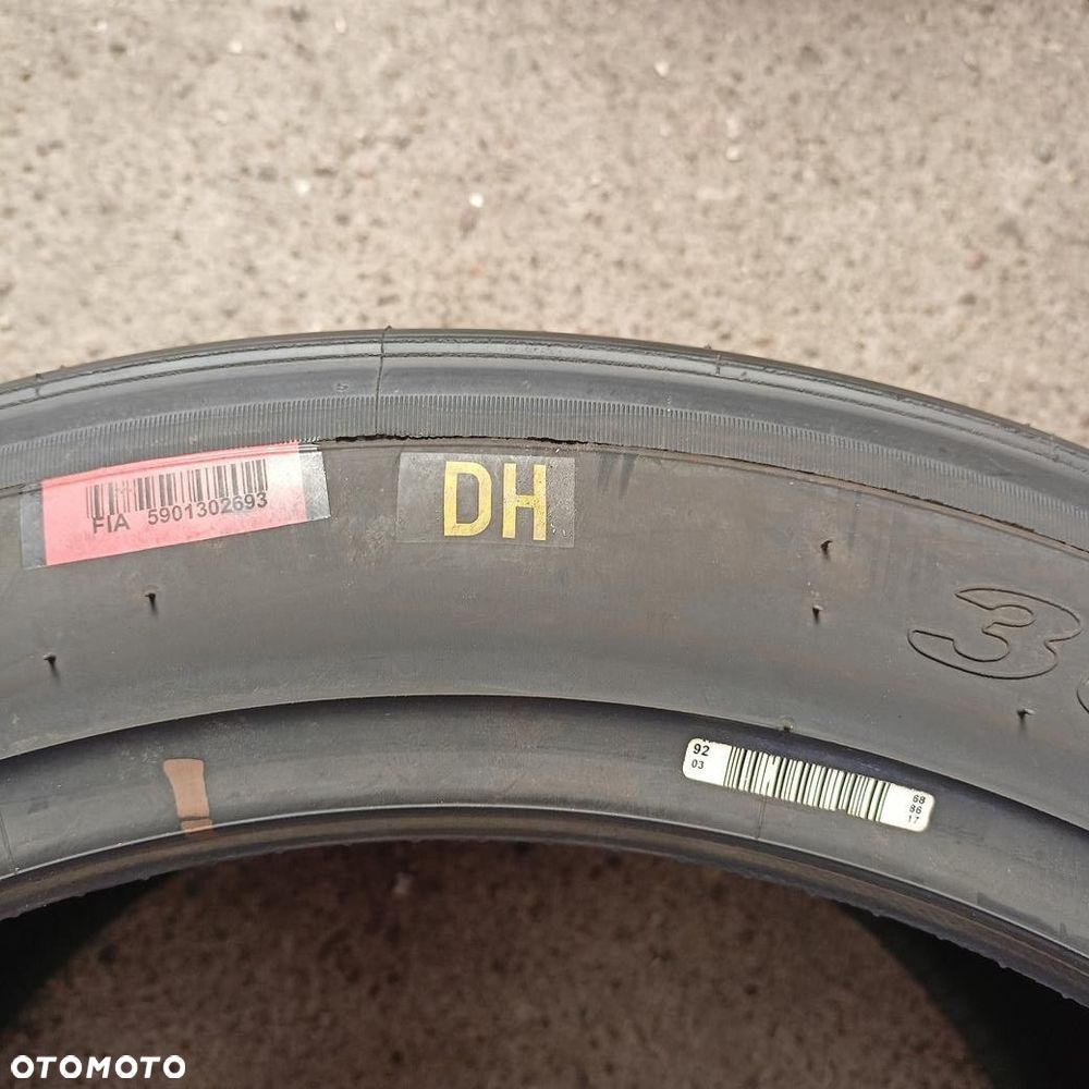 OPONA 305/660/18 Pirelli P Zero SLICK (E2653) - 5