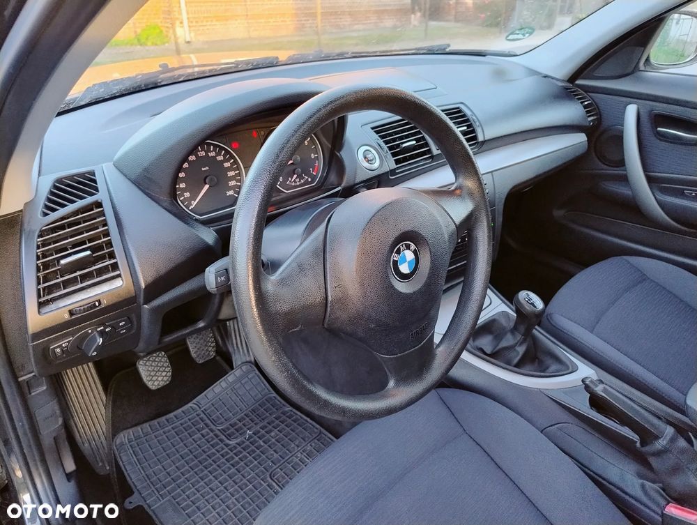 BMW Seria 1 118i - 10