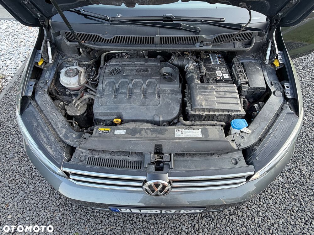 Volkswagen Touran - 26