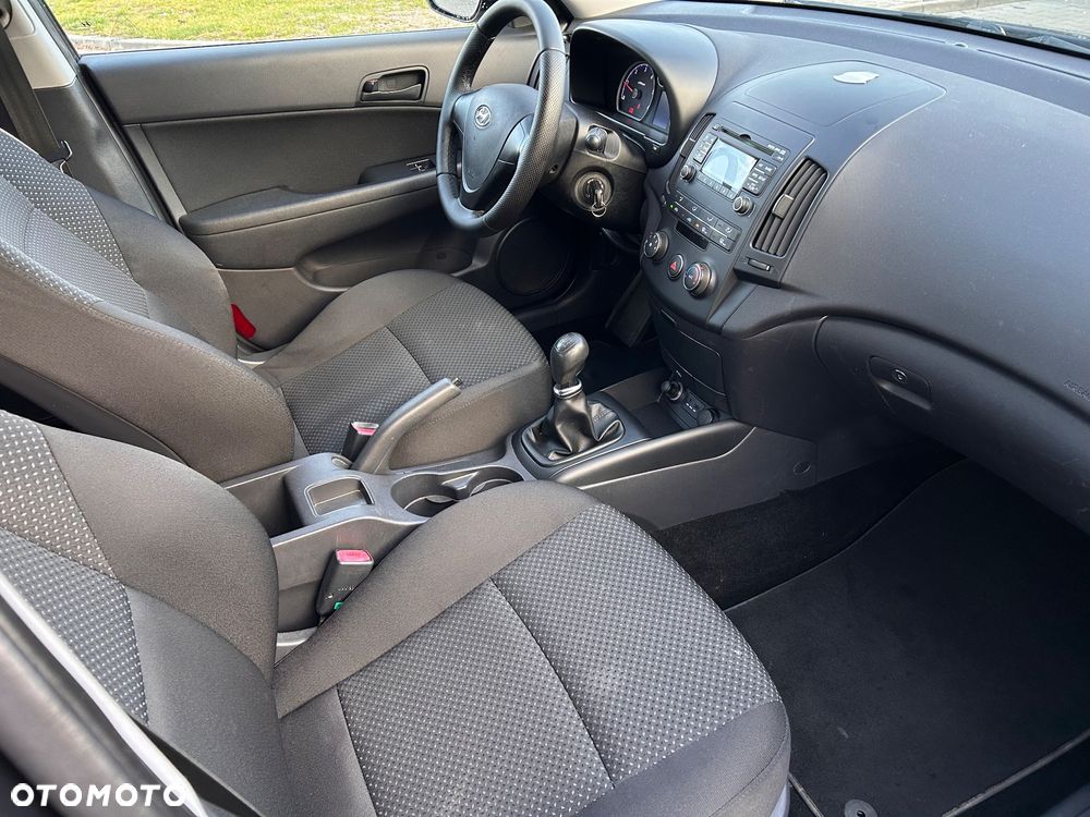 Hyundai i30 1.6 CRDi Base EU5 - 8