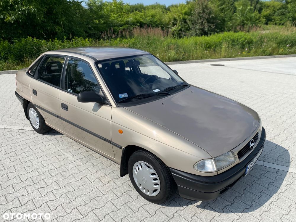 Opel Astra 1.4 GL - 38