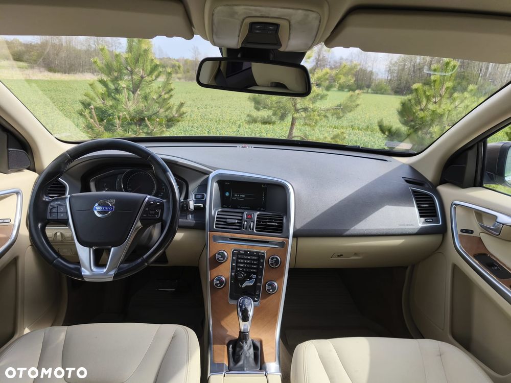 Volvo XC 60 D4 AWD Momentum - 7
