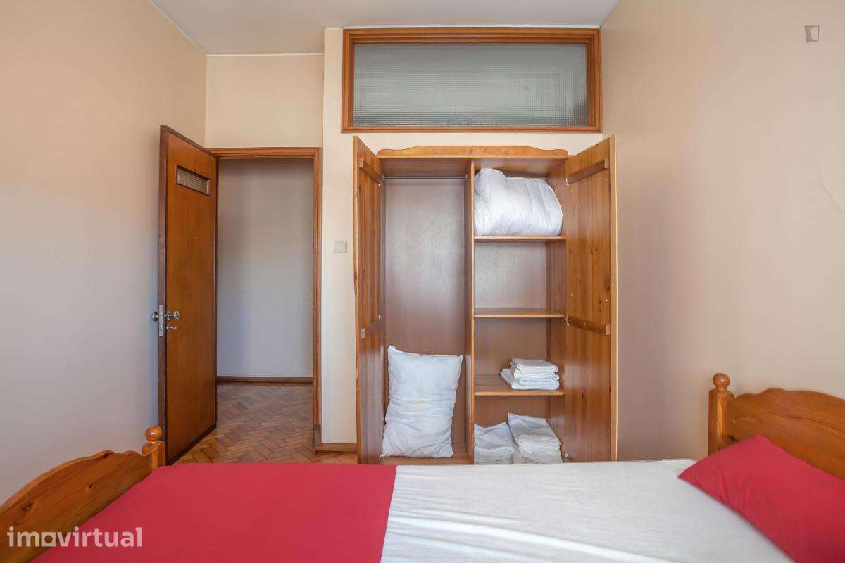 Quarto - localizado em Paranhos Porto - Grande imagem: 5/23