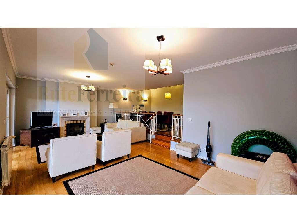 Moradia em banda T4, jardim privado no Condomínio Campo Real!!!! - Grande imagem: 5/24