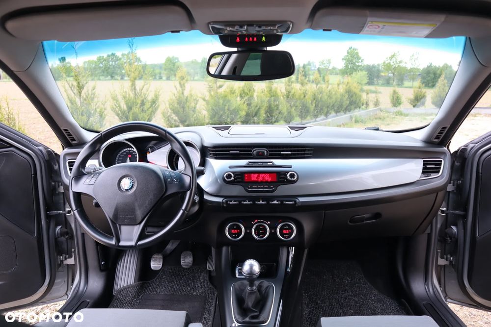 Alfa Romeo Giulietta 1.6 JTDM Distinctive - 11