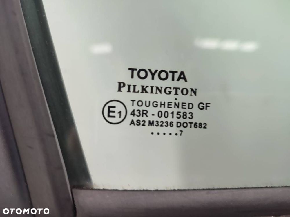 DRZWI PRZÓD PRZEDNIE PRAWE KOMPLRTNR TOYOTS YSRIS III 5D - 4