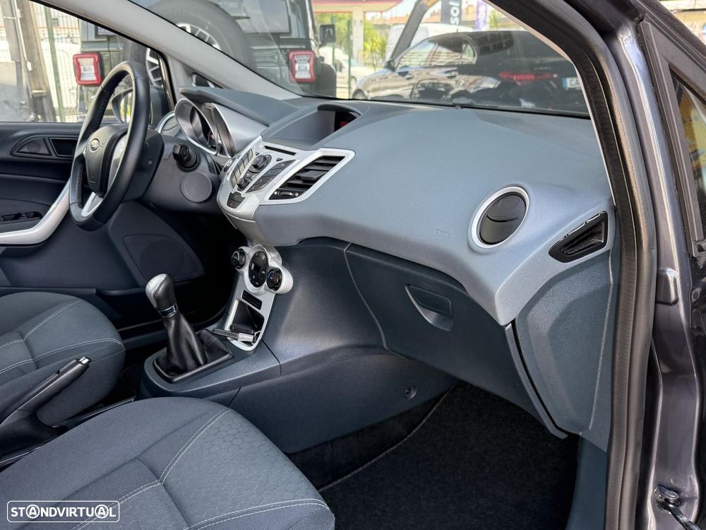 Ford Fiesta 1.25 Titanium - 30