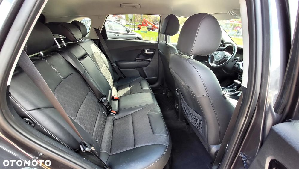 Kia Niro 1.6 GDI Hybrid Business Line - 12