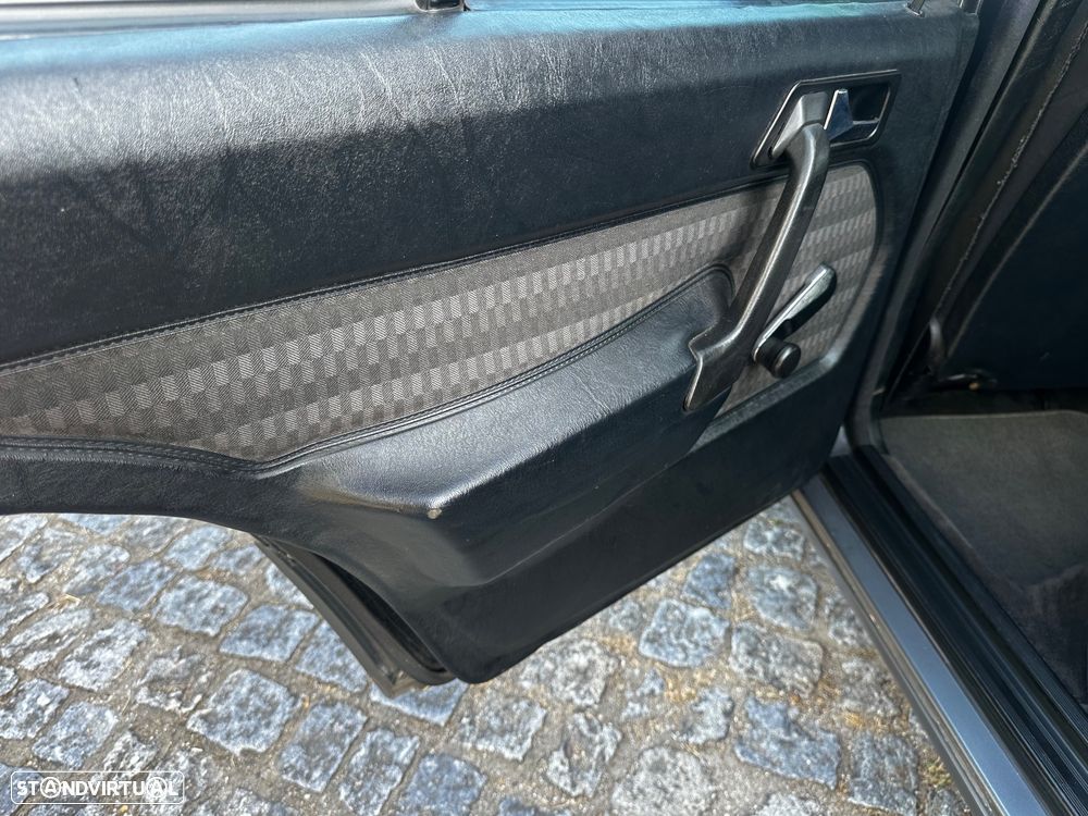 Mercedes-Benz W201 (1982-1993) 190 D 2.0 - 35