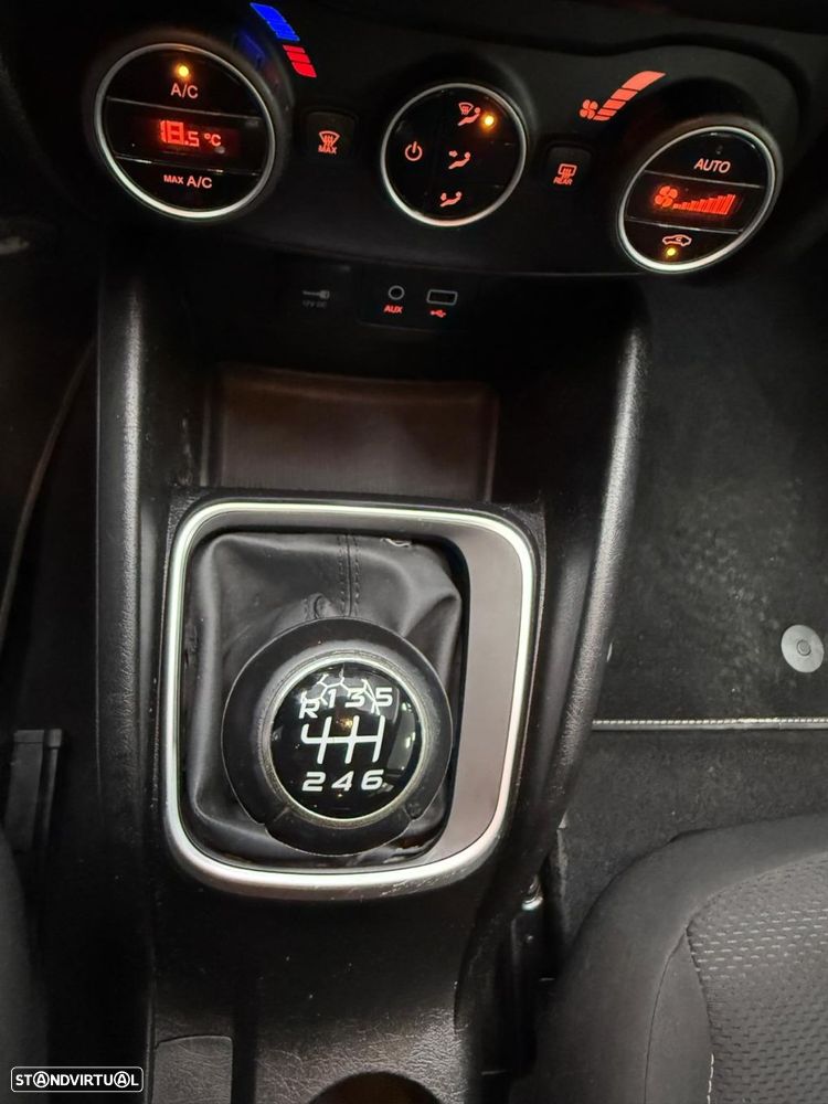 Fiat Tipo Station Wagon 1.6 M-Jet Lounge Tech J17 - 32