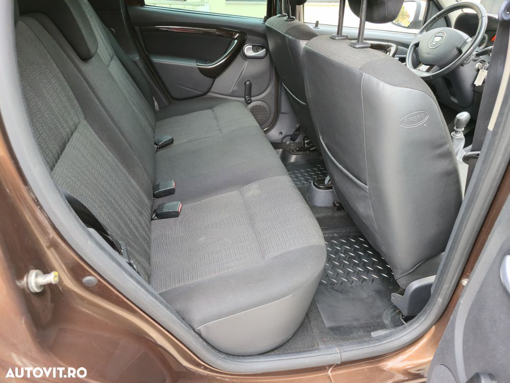 Dacia Duster 1.5 dCi 4x4 Prestige - 9