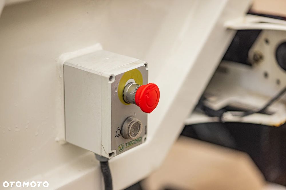 Iveco Euro Cargo 4x2 śmieciarka niski przebieg - 3