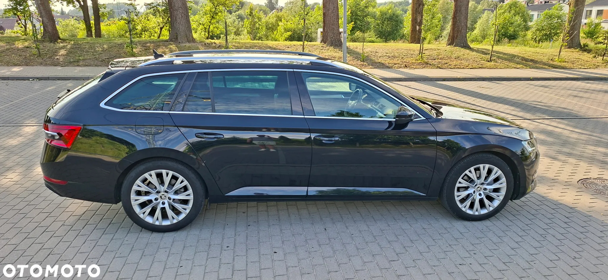 Skoda Superb 2.0 TDI SCR Ambition DSG - 4