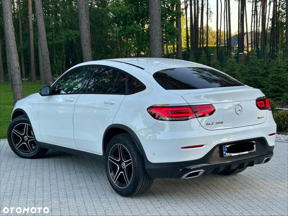 Mercedes-Benz GLC 300 4Matic 9G-TRONIC AMG Line Plus - 4