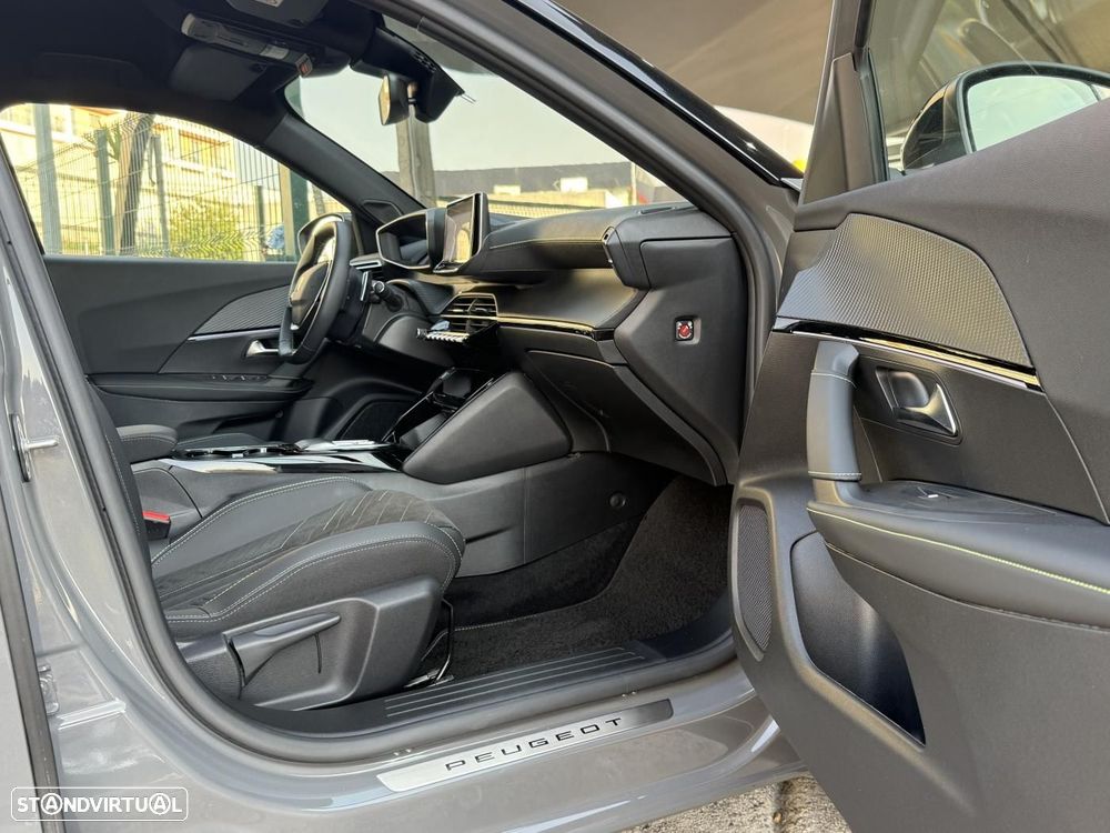 Peugeot 2008 1.2 PureTech GT EAT8 - 45
