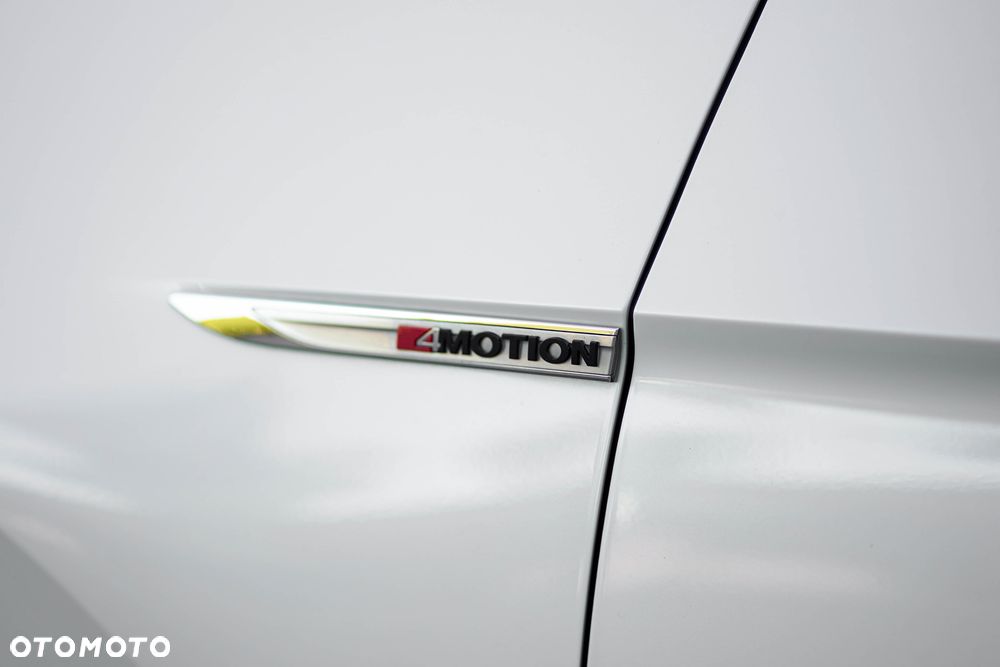 Volkswagen Passat - 16