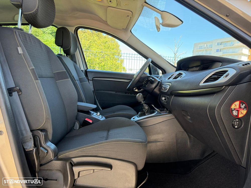 Renault Scénic 1.5 dCi Dynamique S - 8