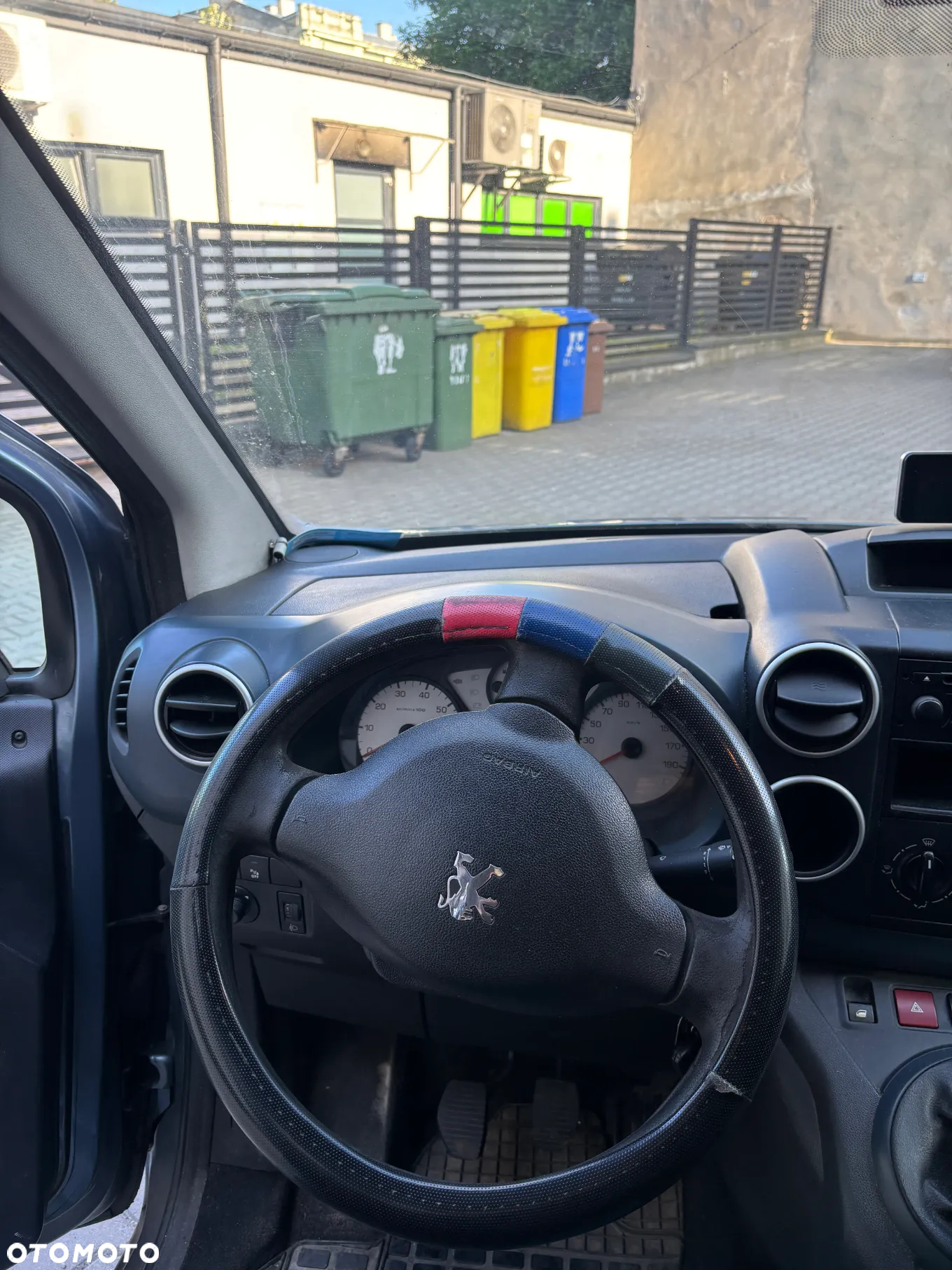 Peugeot Partner - 8
