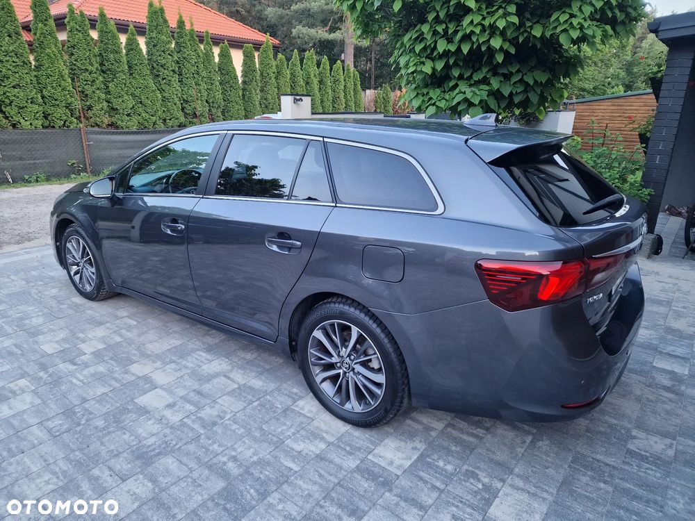 Toyota Avensis 2.0 D-4D Prestige - 3