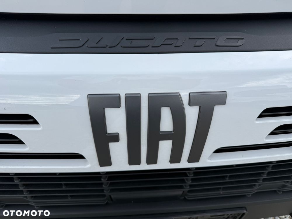 Fiat 2025/Ducato 7 osobowy/doka/skrzynia MAXI/klima/tempomat/hak 3 tony/traction+/full asystenci - 30