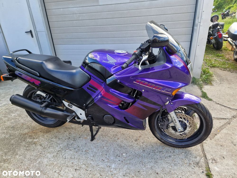 Honda CBR - 1