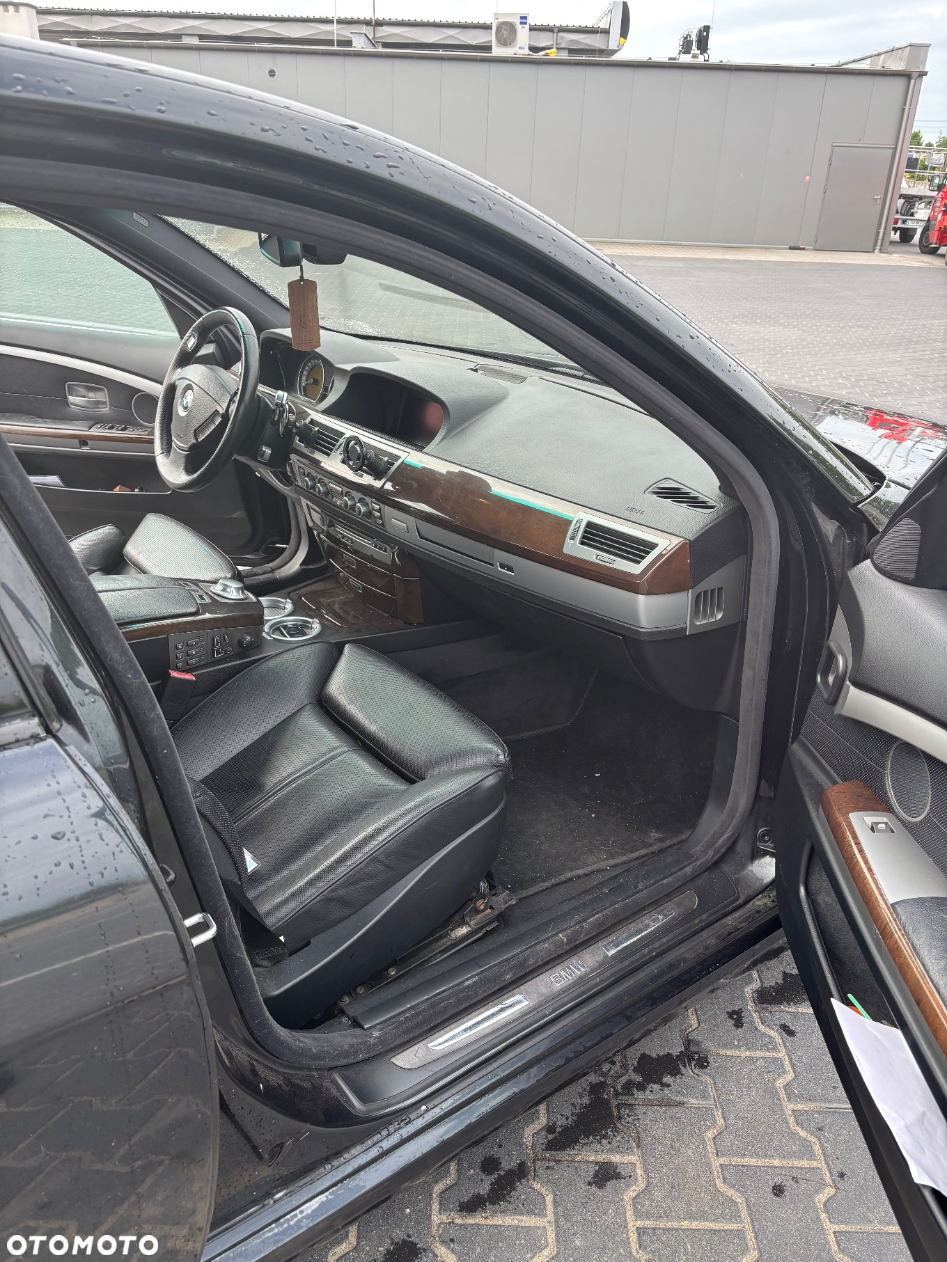 BMW Seria 7 750i - 11
