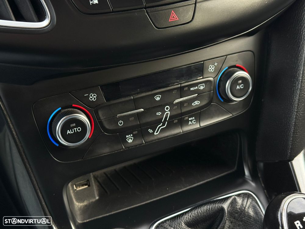 Ford Focus 1.0 EcoBoost Business - 20