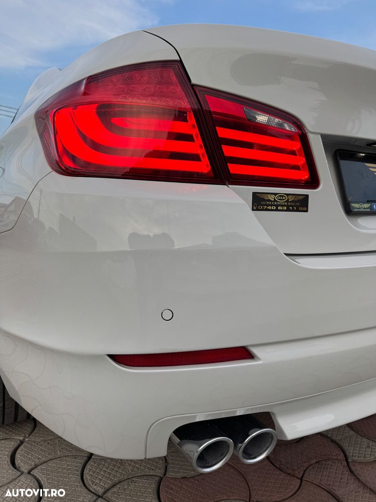 BMW Seria 5 525d Sport-Aut. Luxury Line - 16