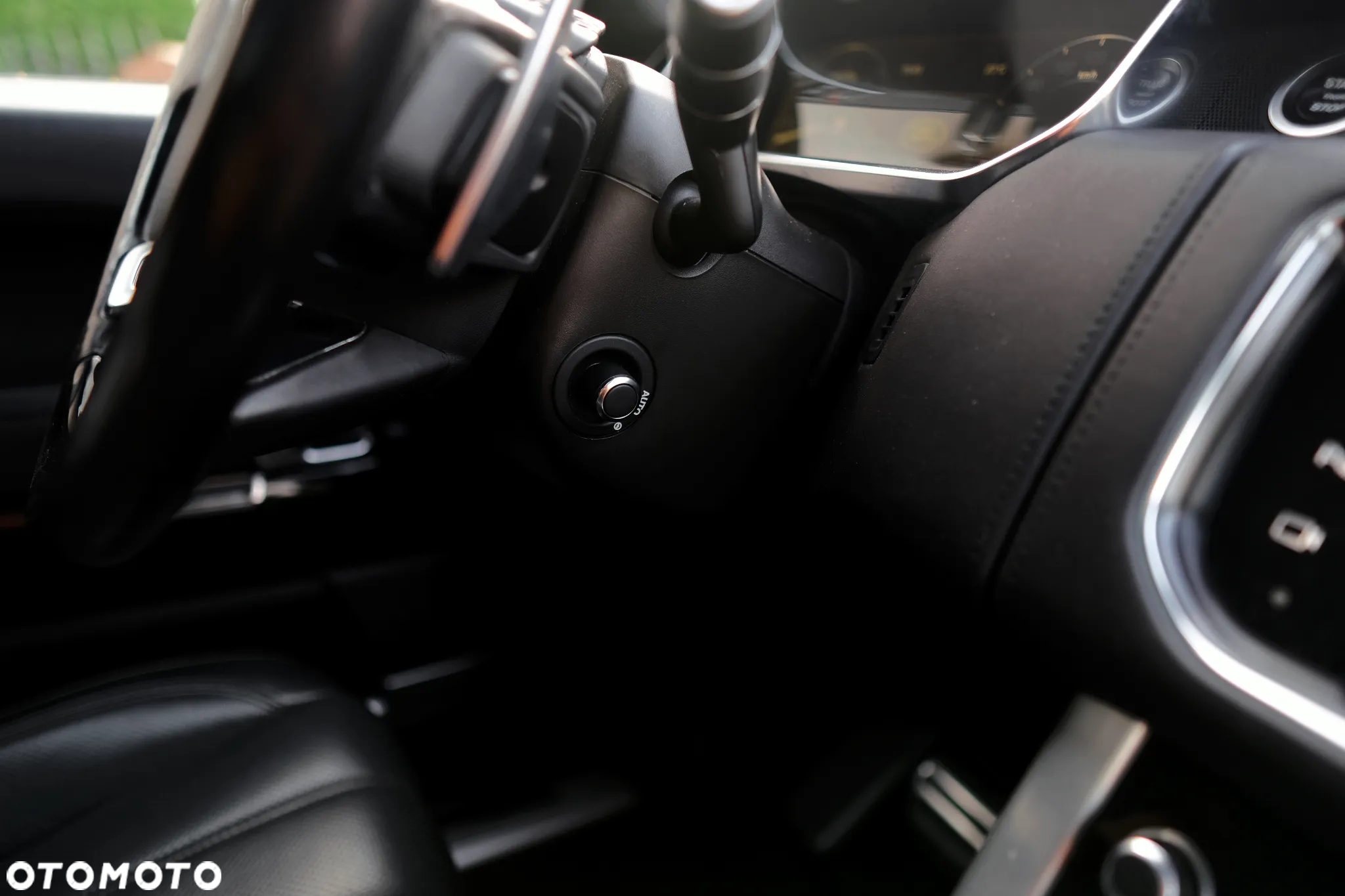 Land Rover Range Rover 4.4SD V8 AB Black - 31