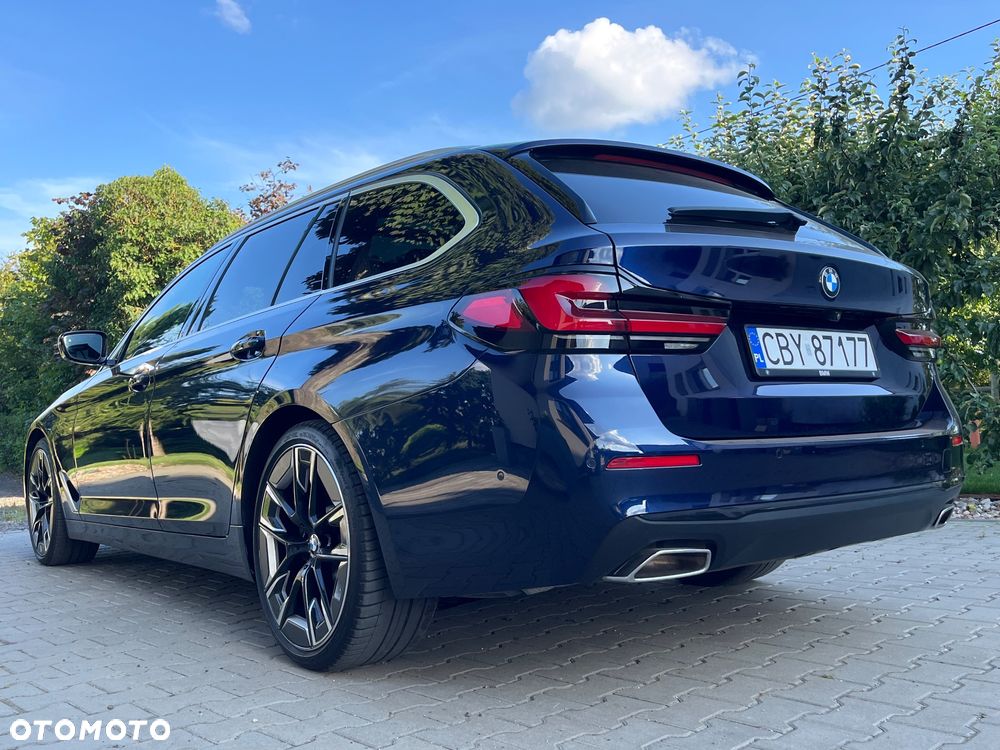 BMW Seria 5 530i xDrive Touring - 13