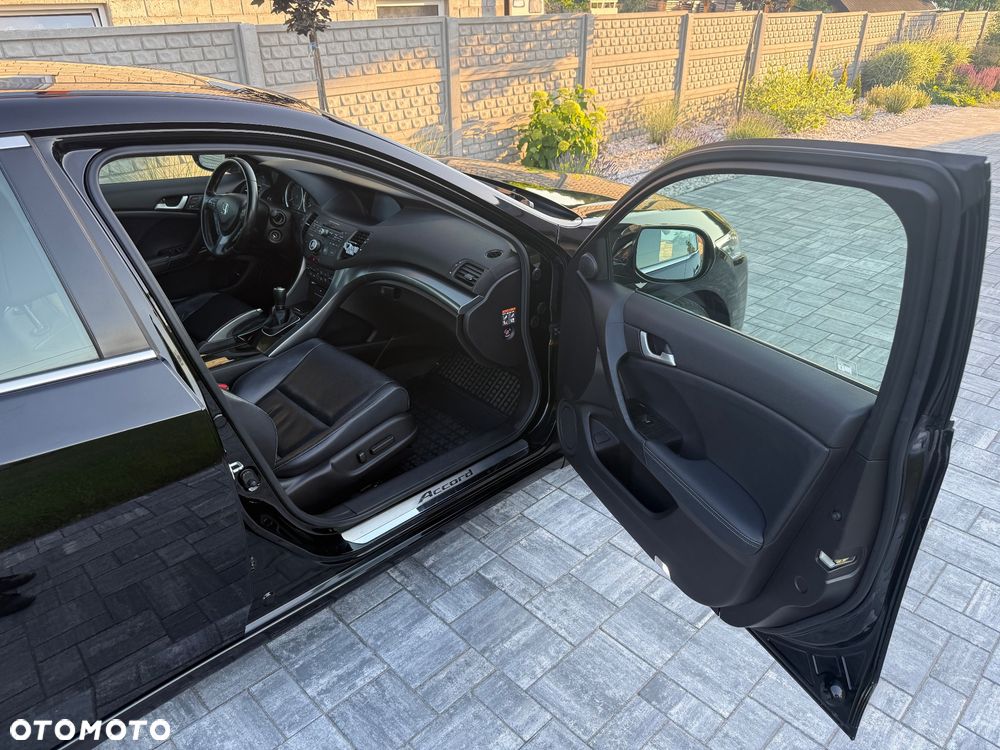 Honda Accord 2.0 Executive - 18