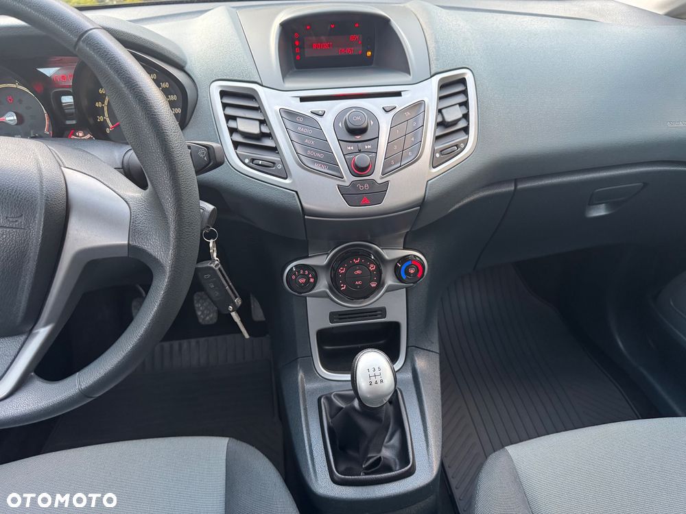 Ford Fiesta 1.25 Champions Edition - 8