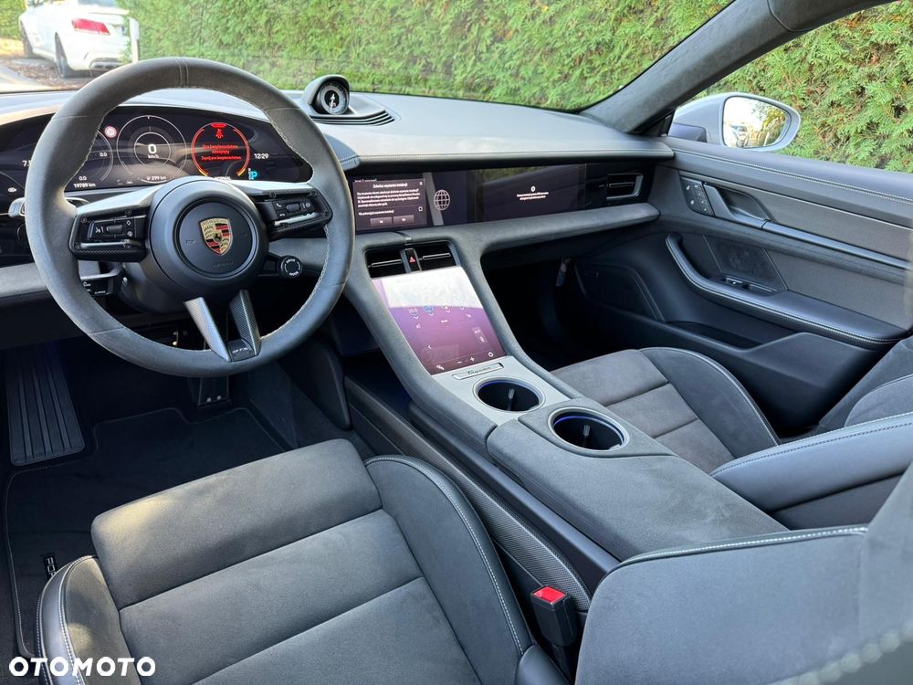 Porsche Taycan - 6
