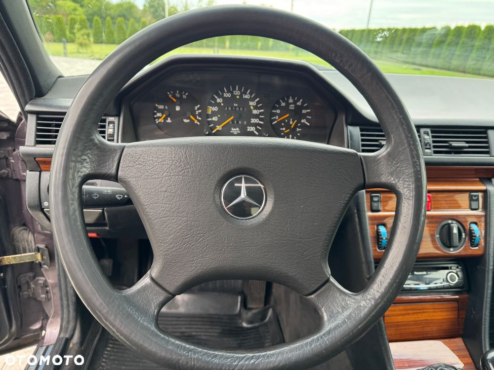 Mercedes-Benz W124 (1984-1993) - 18