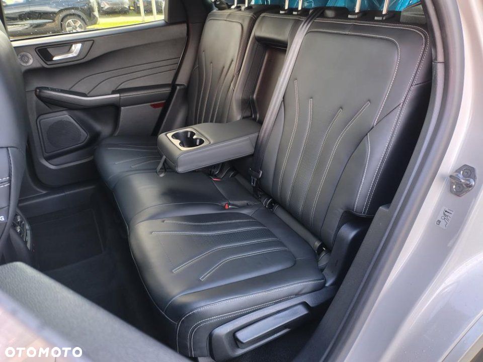 Ford Kuga - 12