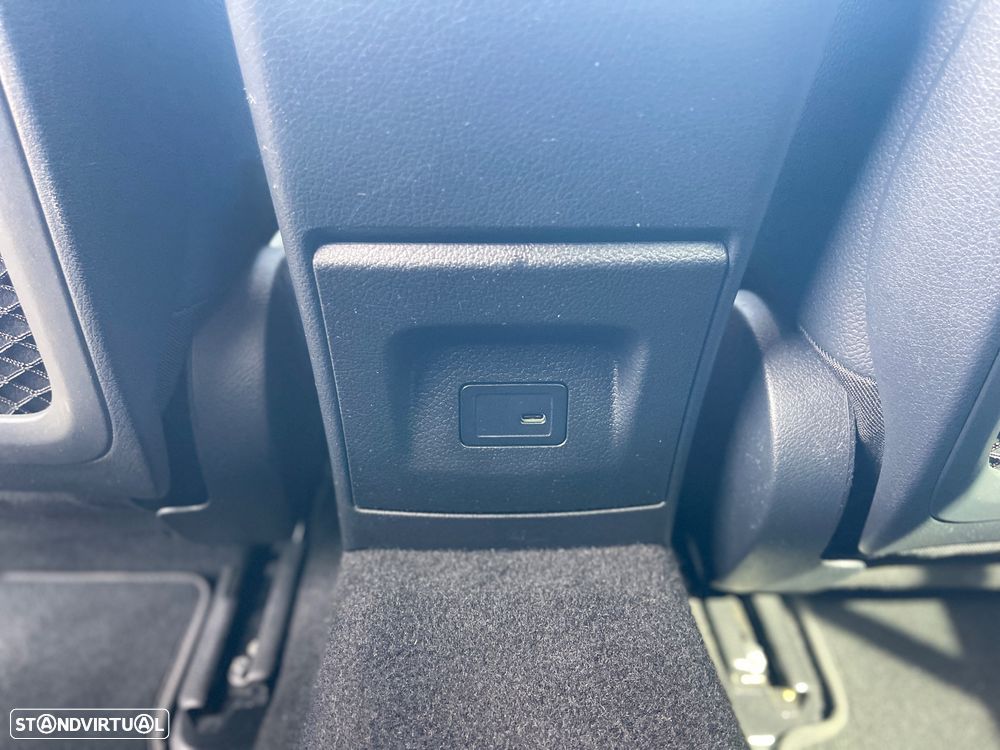 Mercedes-Benz CLA 180 AMG Line - 25