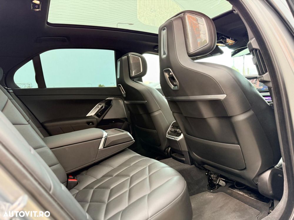 BMW Seria 7 - 16