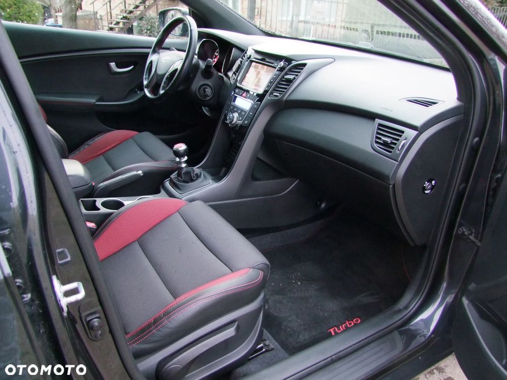 Hyundai i30 1.6 T GDI Turbo - 13