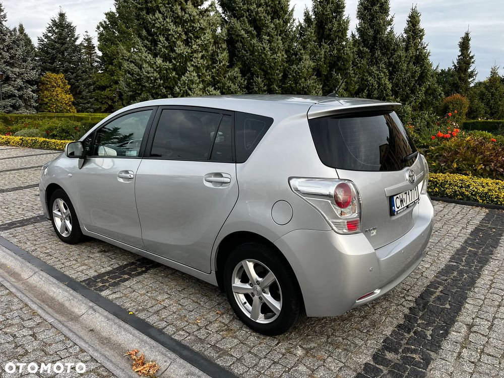 Toyota Verso 2012 photo 5
