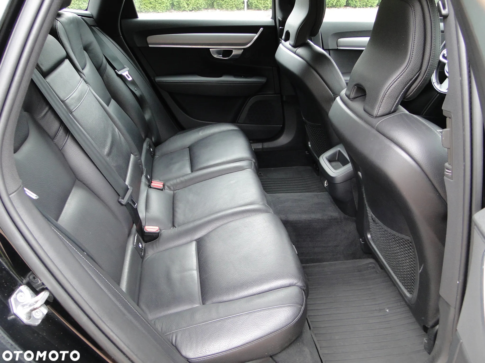 Volvo V90 D4 Momentum Pro - 26