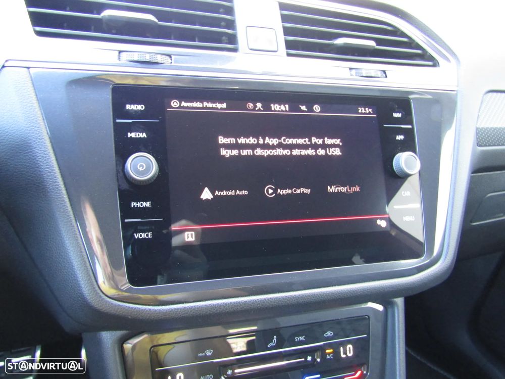 VW Tiguan Allspace 2.0 TDI R-Line DSG - 23